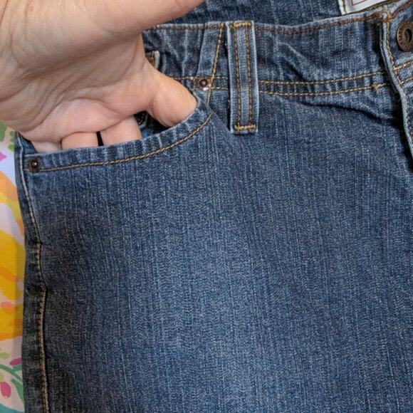 Levi Strauss |Signature Shorts | Stretch | Medium Wash | 10 | 5.5" INSEAM - Picture 5 of 8